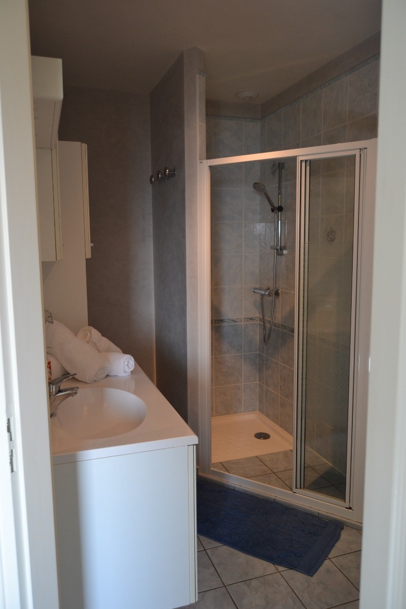 SDB 3 (privative chambre 4)