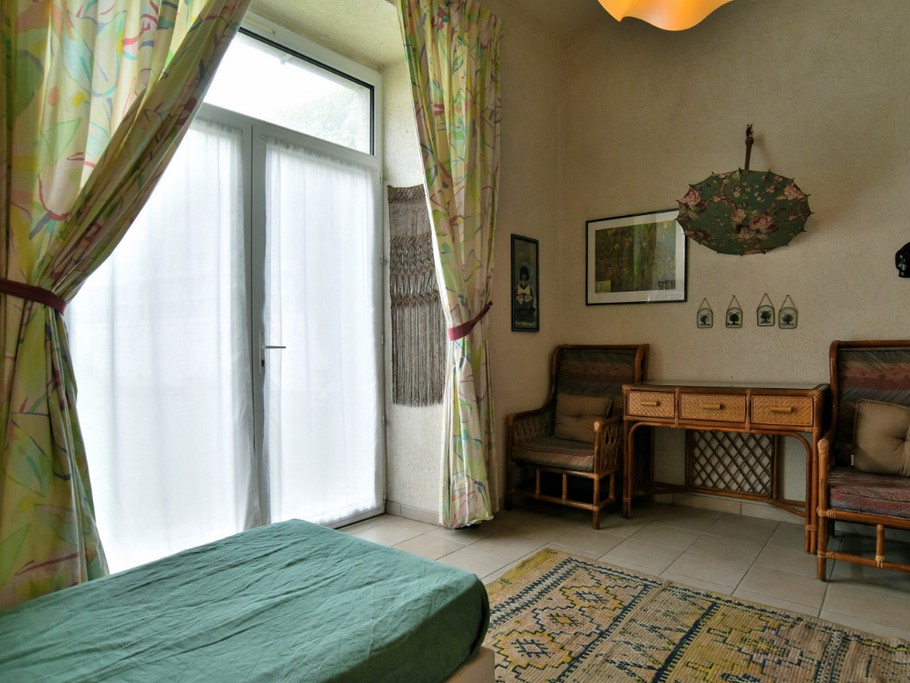 Chambre d'enfants vue des lits