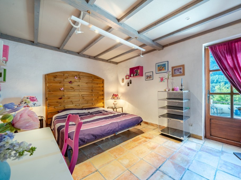 Gîte les Cougnas, première chambre spacieuse 15m2