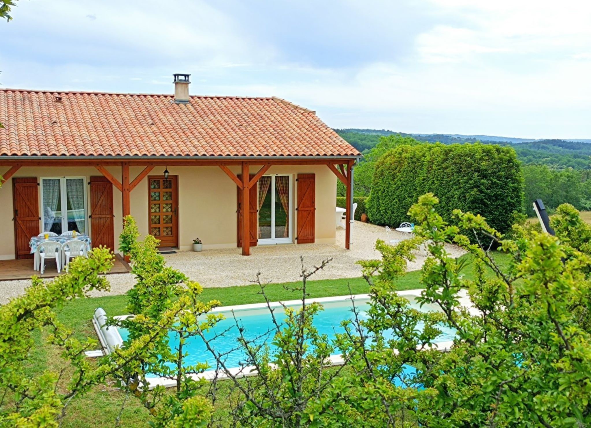 Vue extérieure piscine