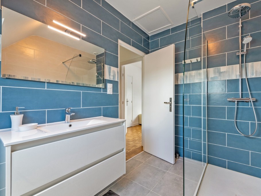 Etage: salle d'eau