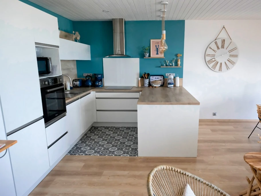 la cuisine ouverte sur la pièce de vie