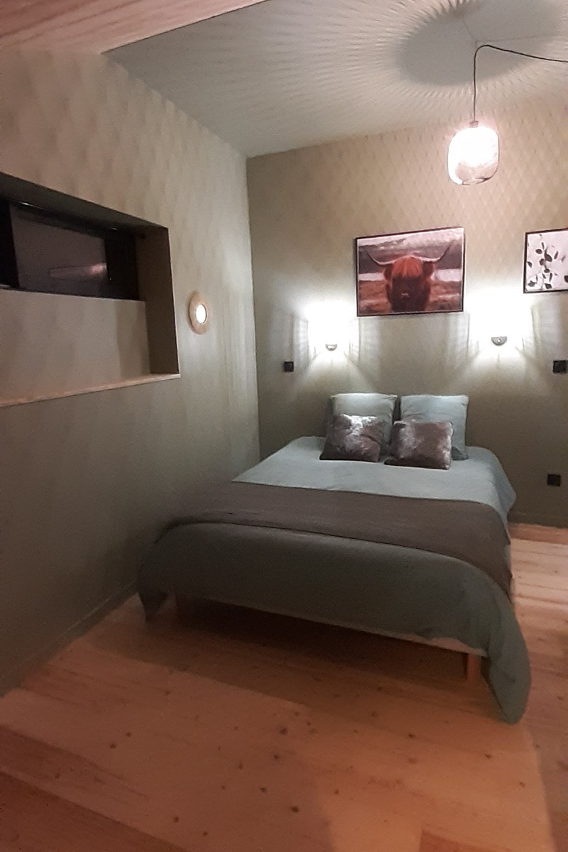chambre lit 160 avec salle de douche