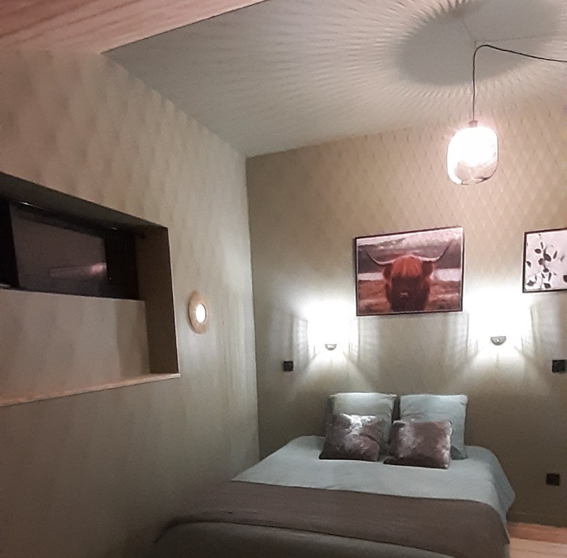 chambre lit 160 avec salle de douche