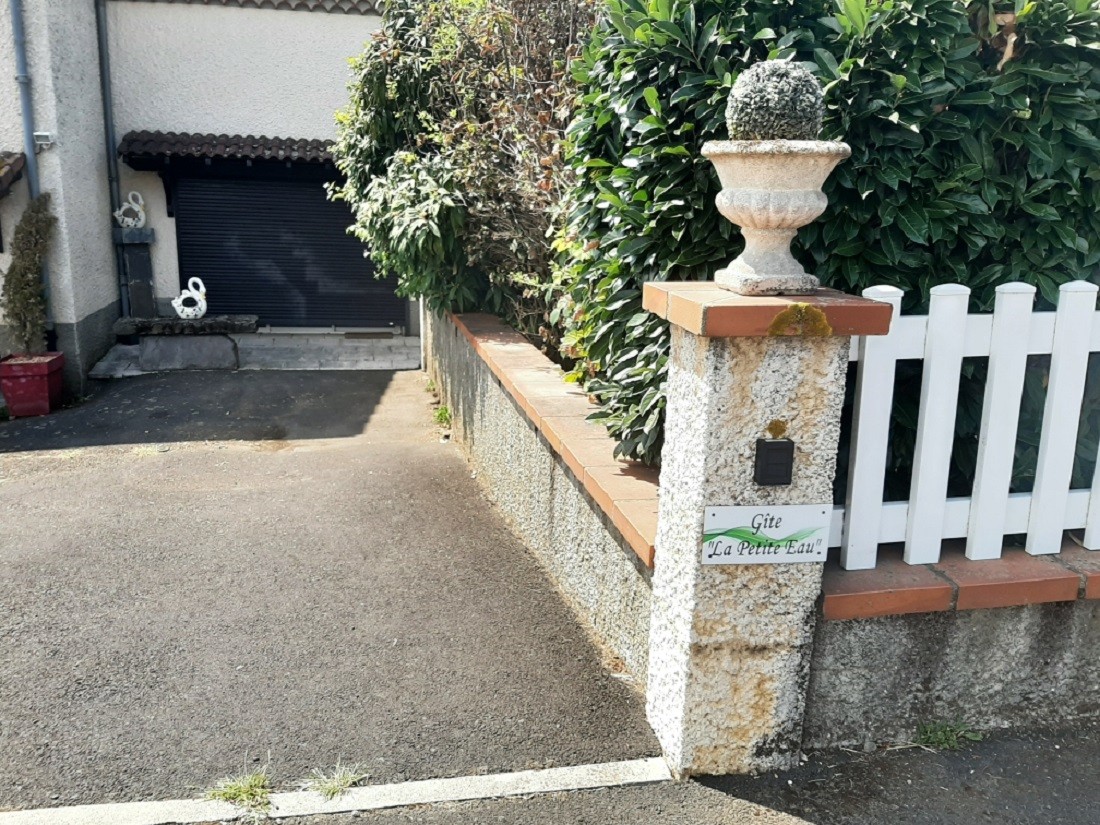 "La Petite Eau" holiday cottage in Charbonnier-les-Mines, near Issoire, Puy-de-Dôme: The entrance