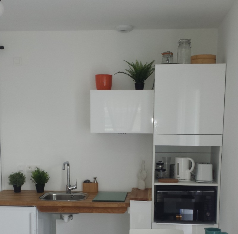 MELIKIAN, location, Paimpol, Le studio, espaces cuisine et repas