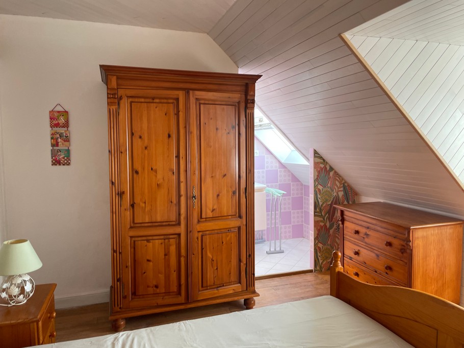 Chambre avec salle d'eau privative et WC (3ème étage) - Villa Gargamelle