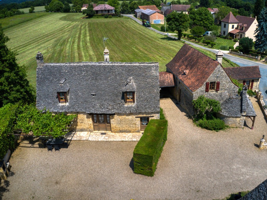 NOS GITES LA BERGERIE 6 personnes ET LE FOURNIAL 7 à 8 personnes.