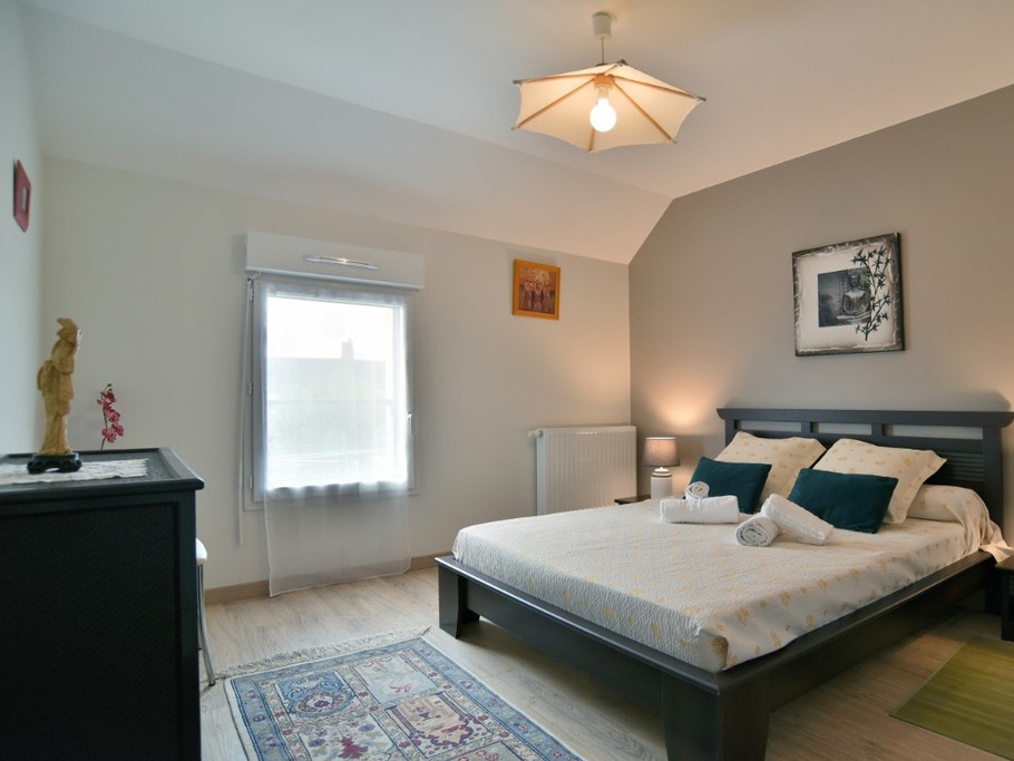 Chambre 1 étage lit 140 X190