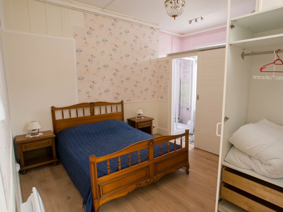 chambre, avec lit 140 x 190