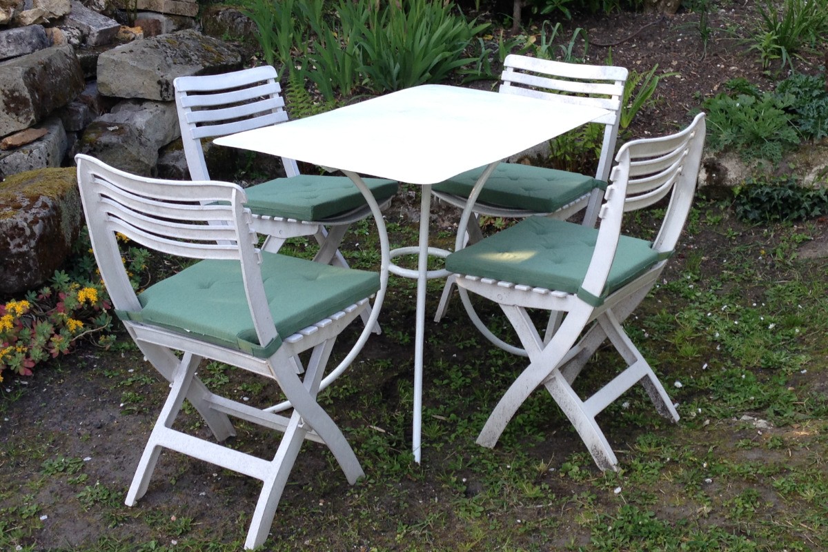 Table sous le figuier