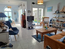 Living area: lounge and dining room