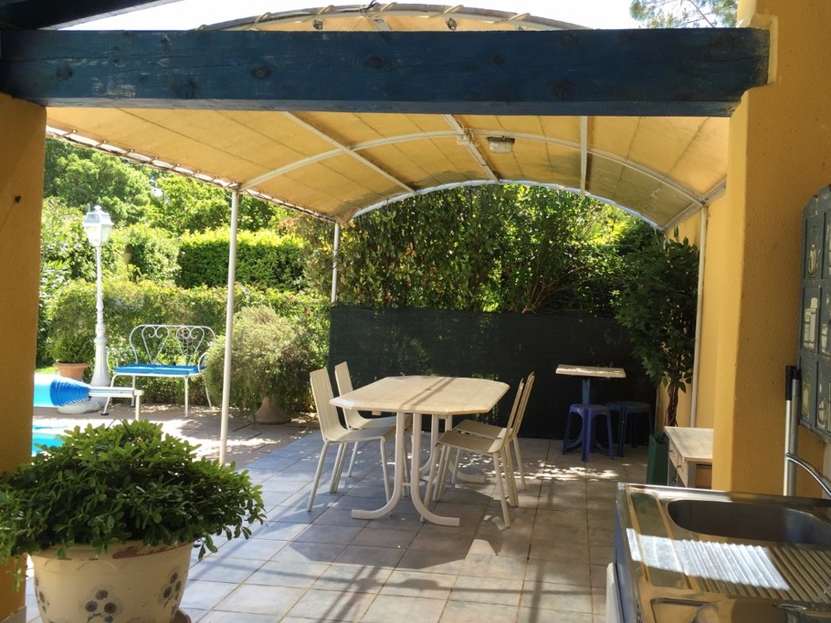 terrasse et son mobilier de jardin