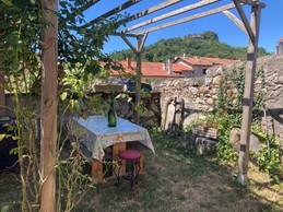 Zélie’s house – garden