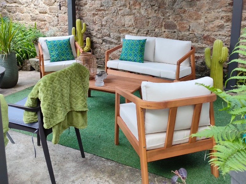 Salon sous la pergola