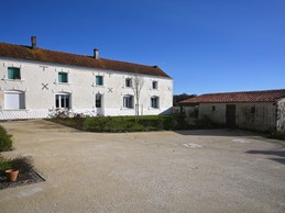 Façade de gîte Abelia