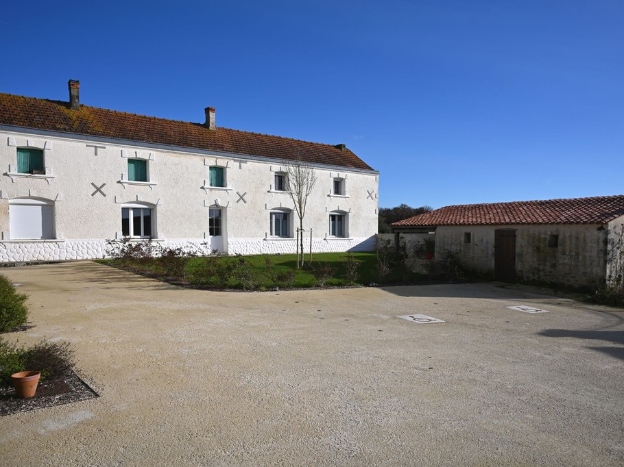 Façade de gîte Abelia