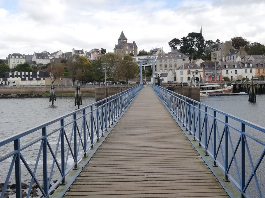 La passerelle Jean Marin entre Tréboul et Douarnenez