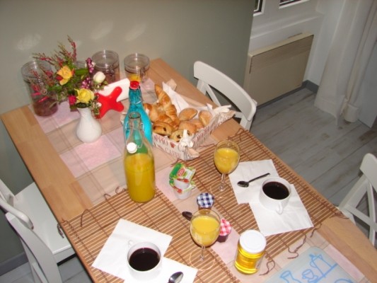 petit déjeuner inclus - service en chambre