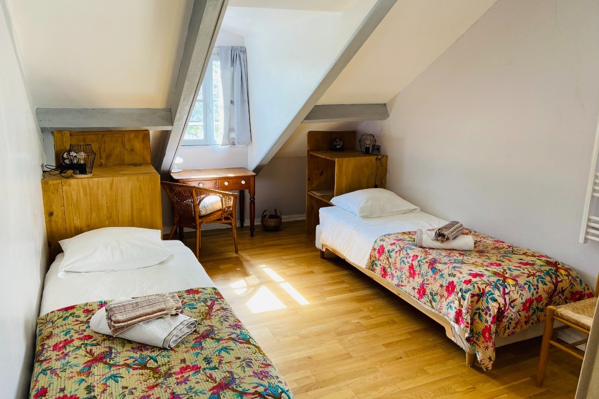 Chambre 1 version lits en 2 X 90 - avec coin lavabo