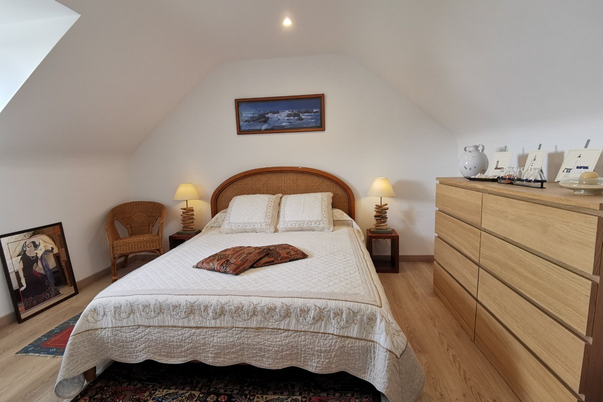 Chambre 1 à l'étage (lit de 1m60)