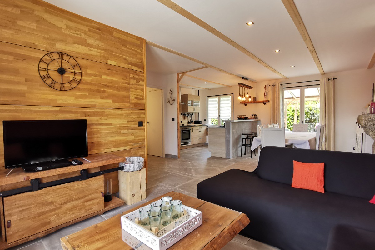 Belle maison rénovée avec grande pièce a vivre lumineuse et spacieuse