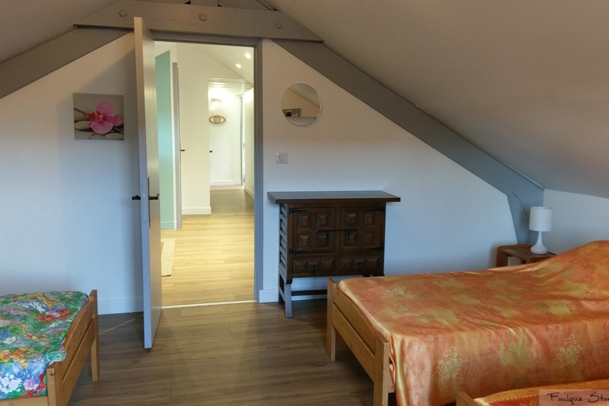 "Le dortoir" : grande chambre 4 lits (combles)