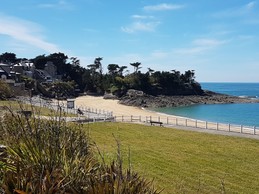 La plage du Val à 650m