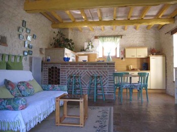 La pièce à vivre, cuisine ouverte