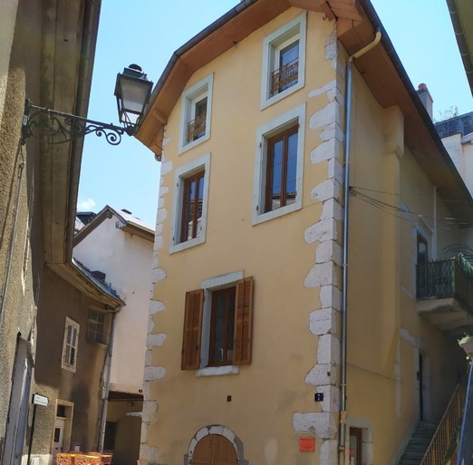 Architecture d'époque , dans un environnement classé aux influences italiennes est victoriennes.