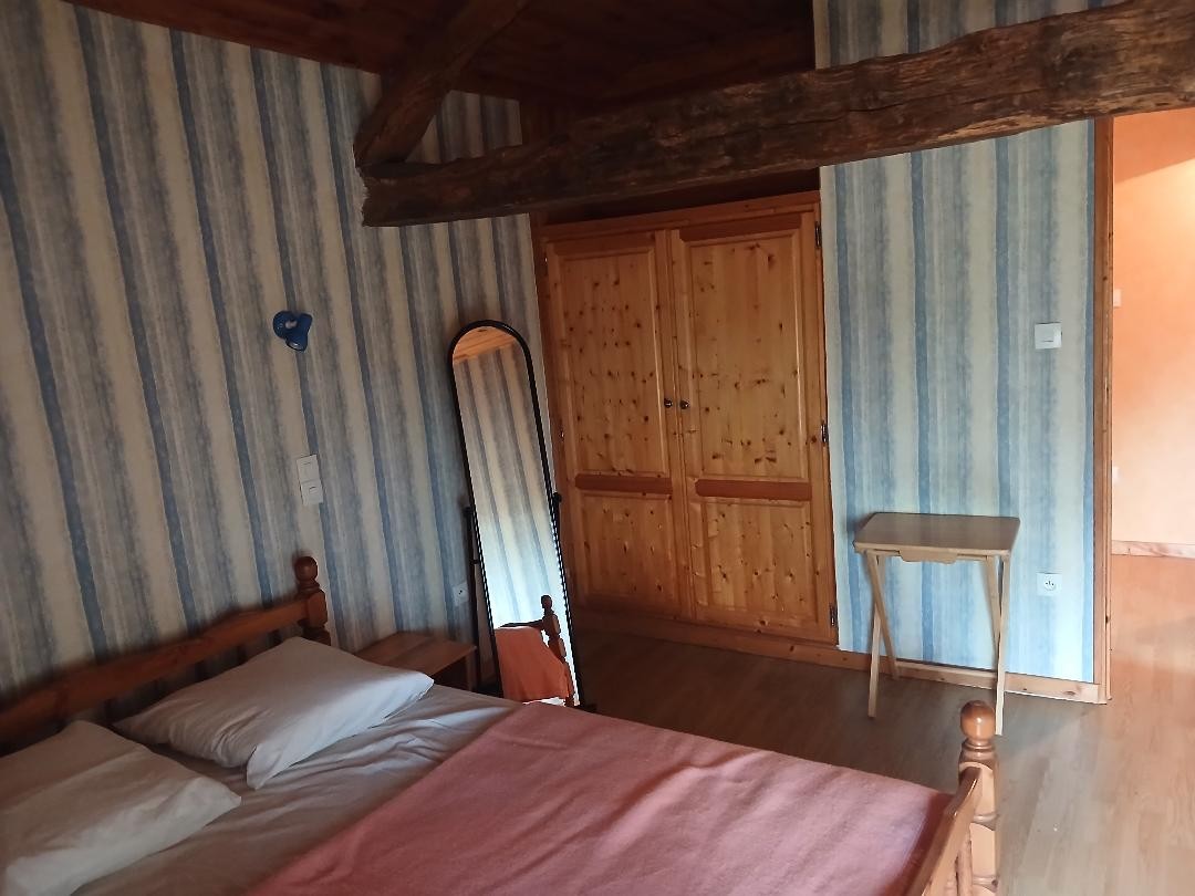 Chambre lit double 140