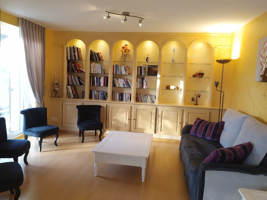 2nd lounge/library