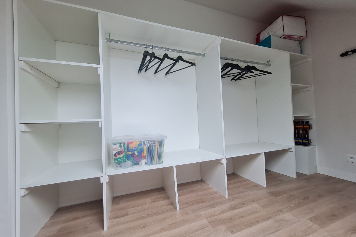 Etage : Grand dressing chambre 1