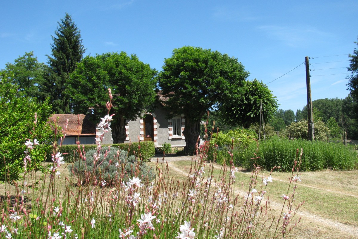 La maison vue du parc