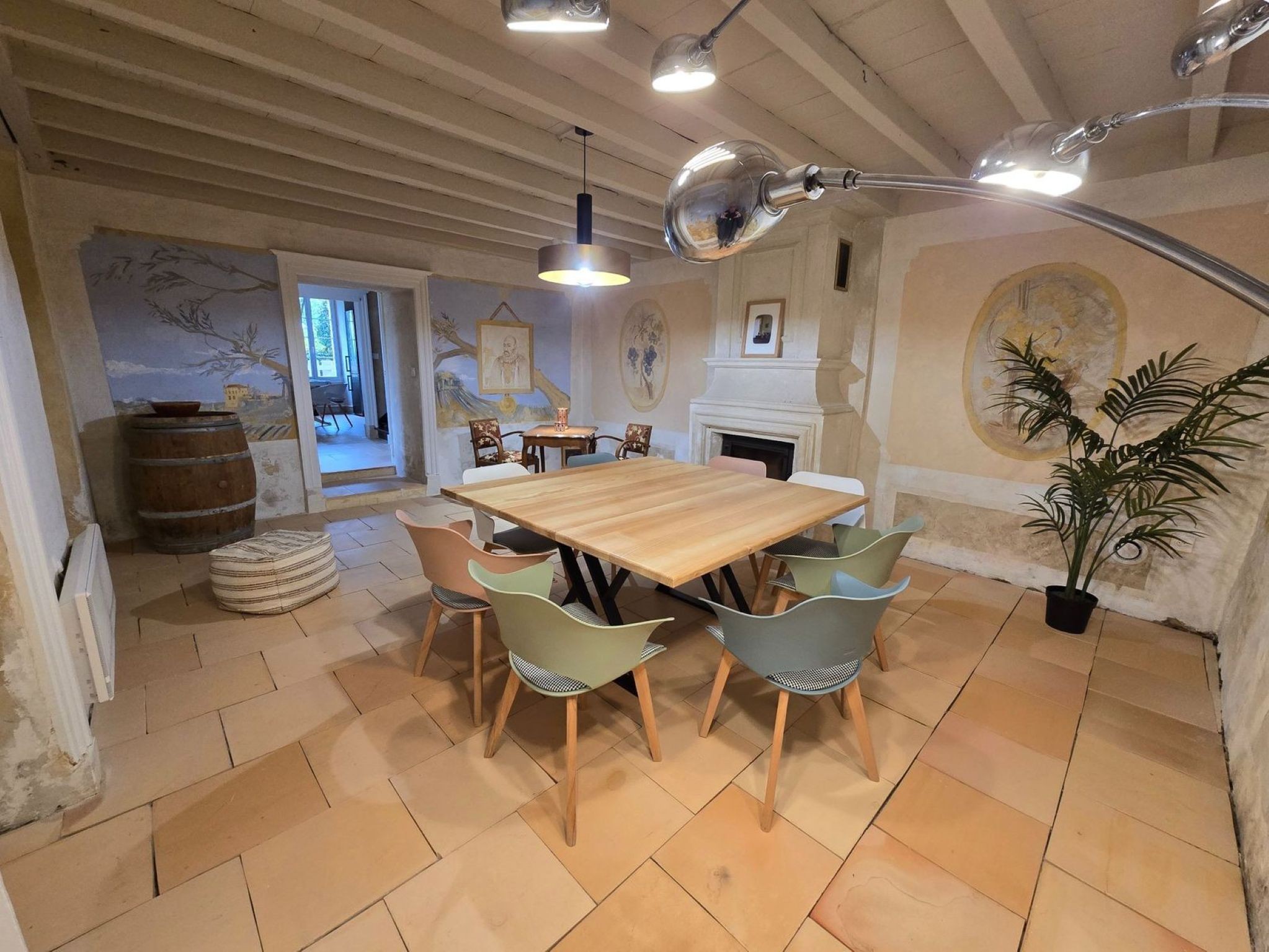 Dining room at Bello Viso in Gironde