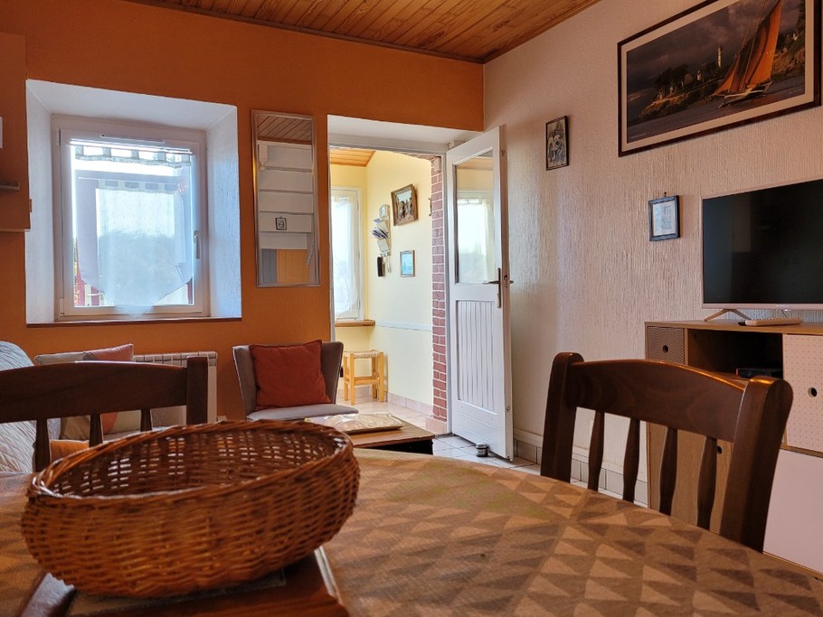 Salon-Hery-Meron-Clévacances-Location-Paimpol