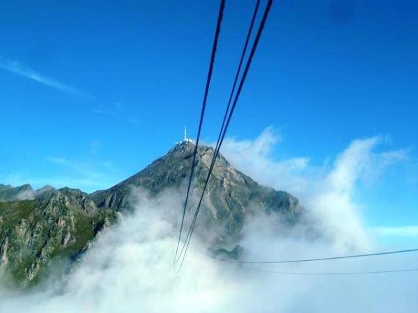 Pic du Midi Téléphérique (2877m), grd site.