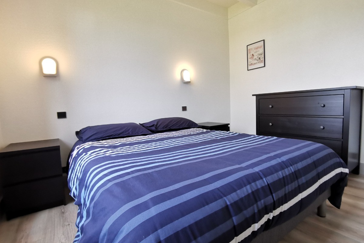 RDC: chambre 1 avec lit de 140  - Location de vacances - Kernilis