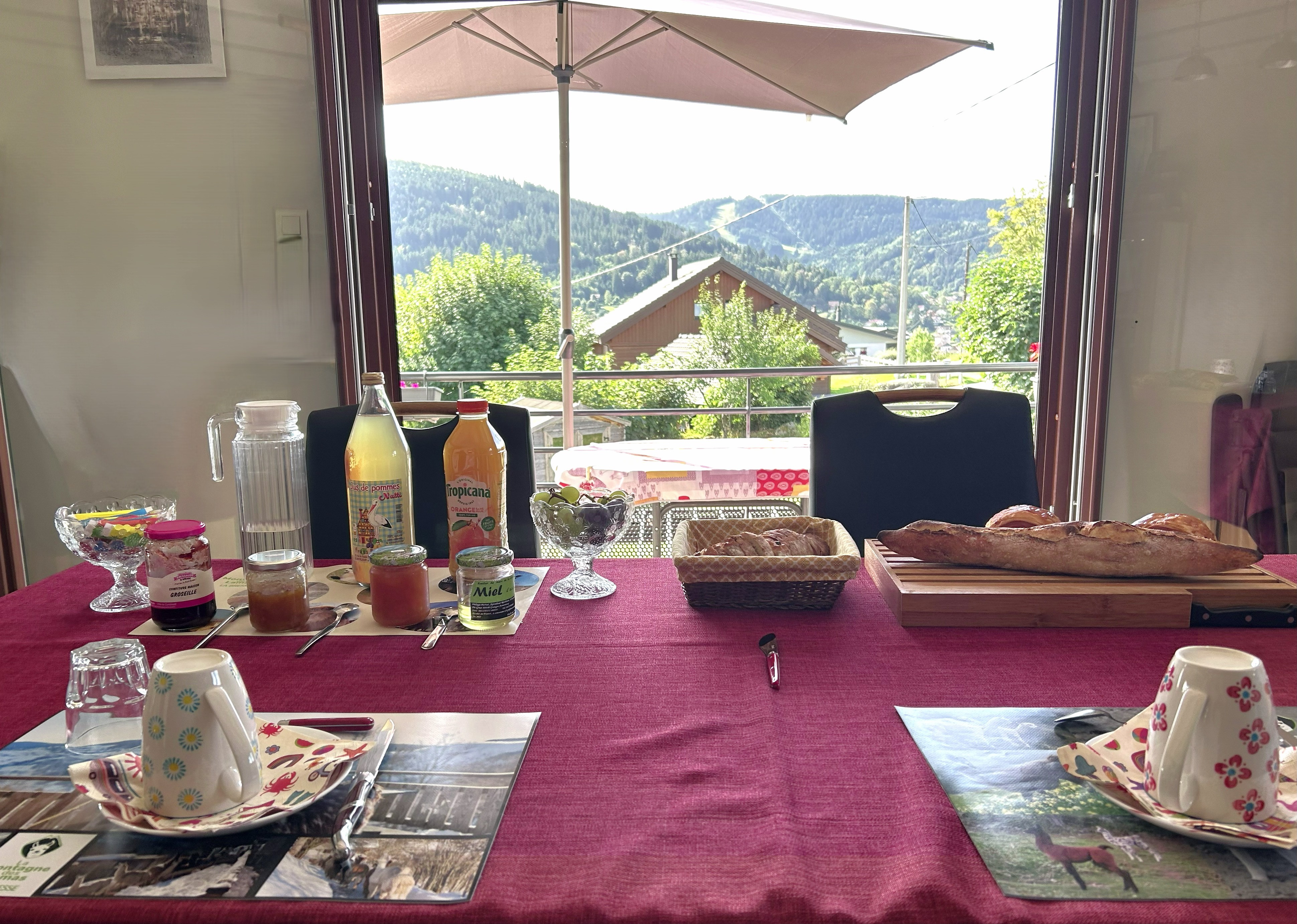 Petit déjeuner - Chambre d'hôtes "La Chouette" Chalet des Beuquillons à Gérardmer