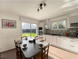 cuisine avec vue sur le jardin, accès direct terrasse