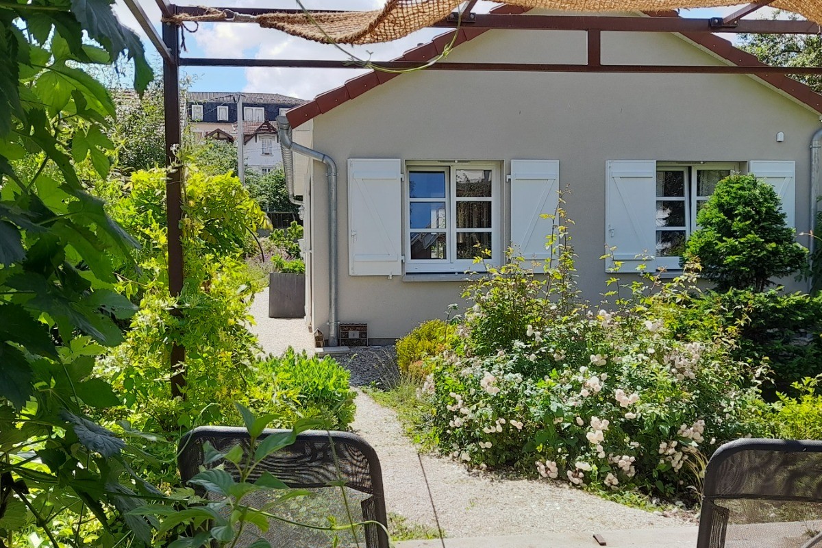 Pergola à l'arrière