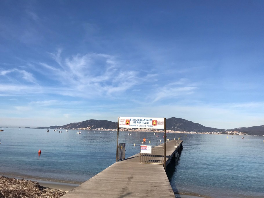 Ponton de Porticcio à 200m pour départ des navettes maritimes
