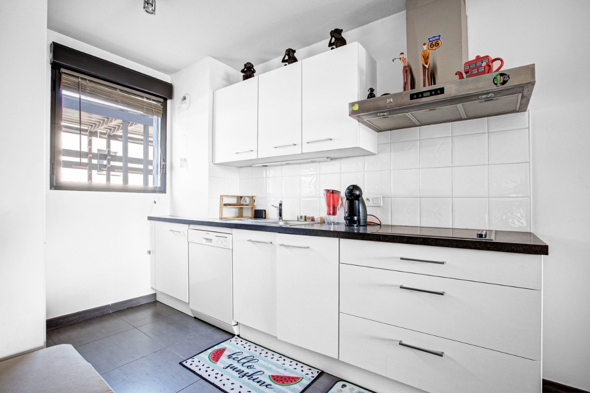 Cuisine bien équipée, avec régrigérateur, congélateur, four micro-ondes, Dolce gusto, lave vaisselle......