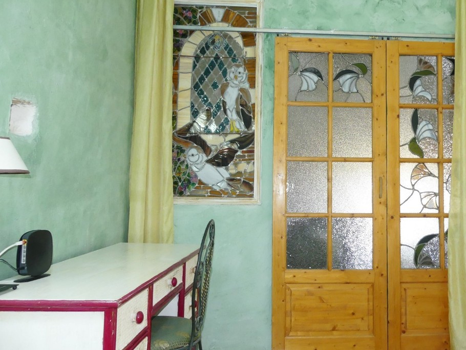 Le coin bureau avec ouverture sur la salle principale