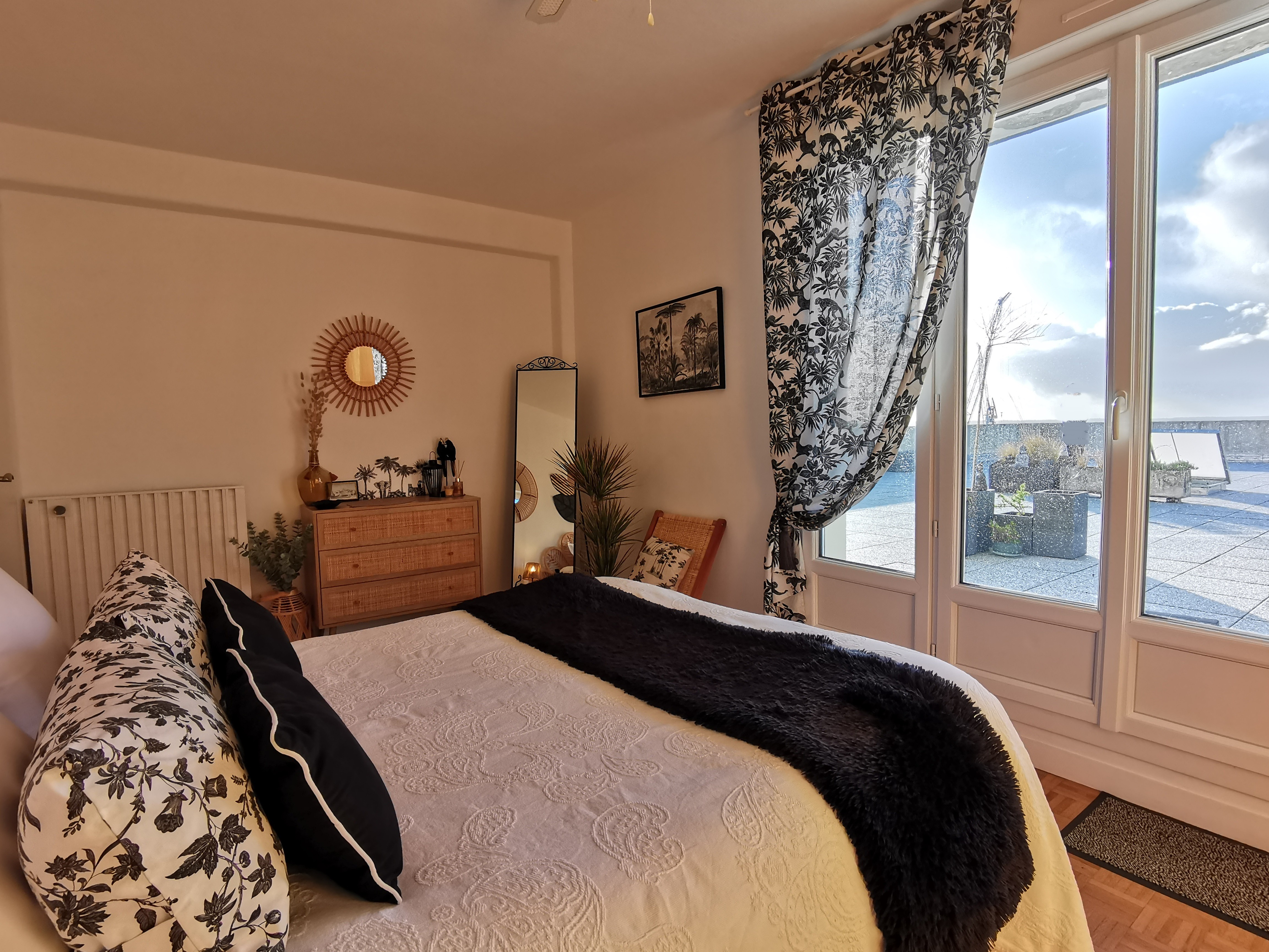 Chambre 1 avec accès terrasse