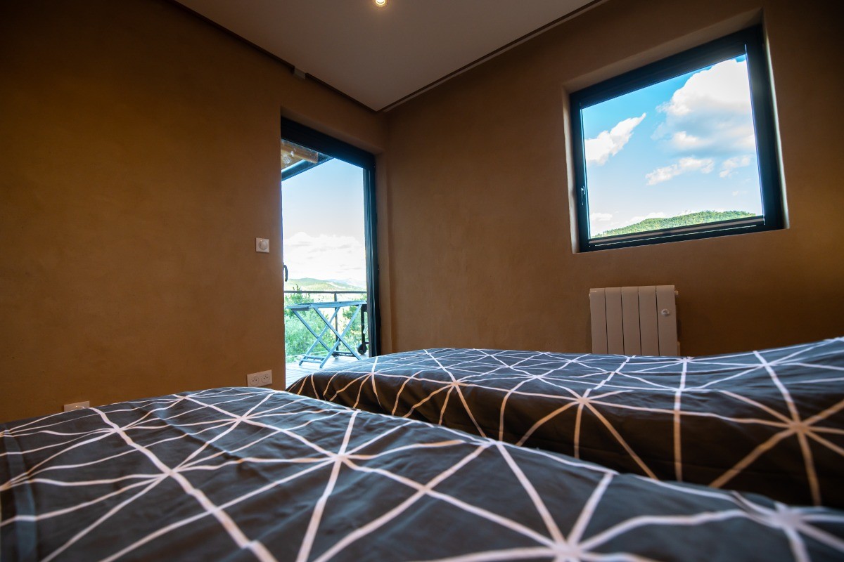 Halte Air et Go/ Cheval blanc/ Chambre rez lit 2 x 80 x 200