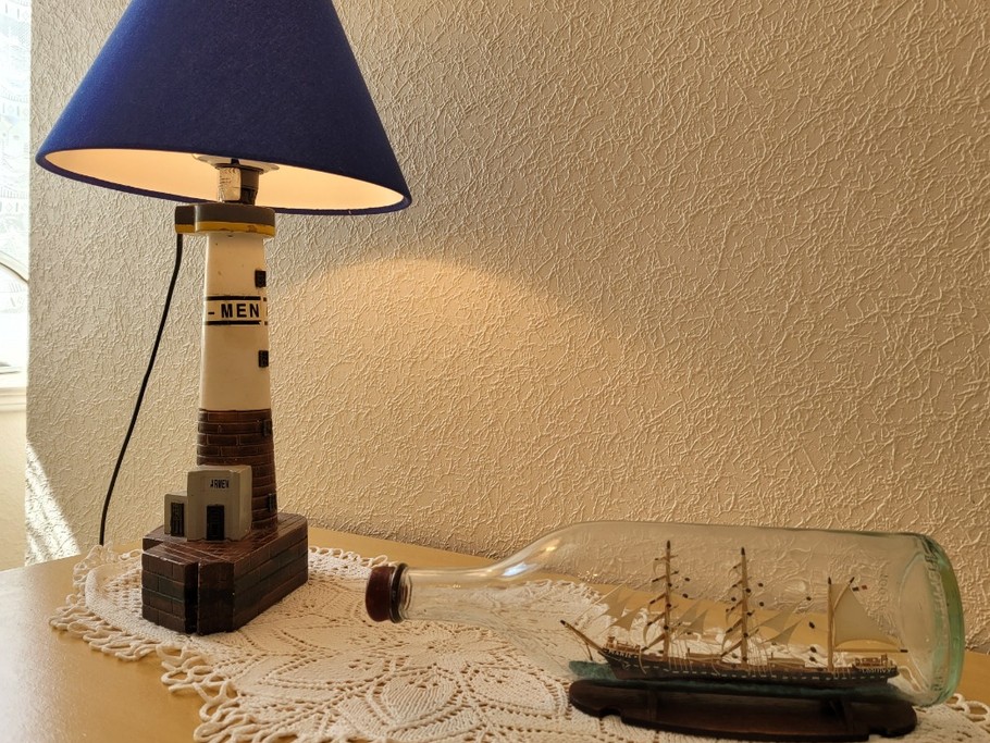 location Clévacances, Loguivy-de-la-mer, Le Barbu, Détail de la chambre du RDC avec deux lits simples