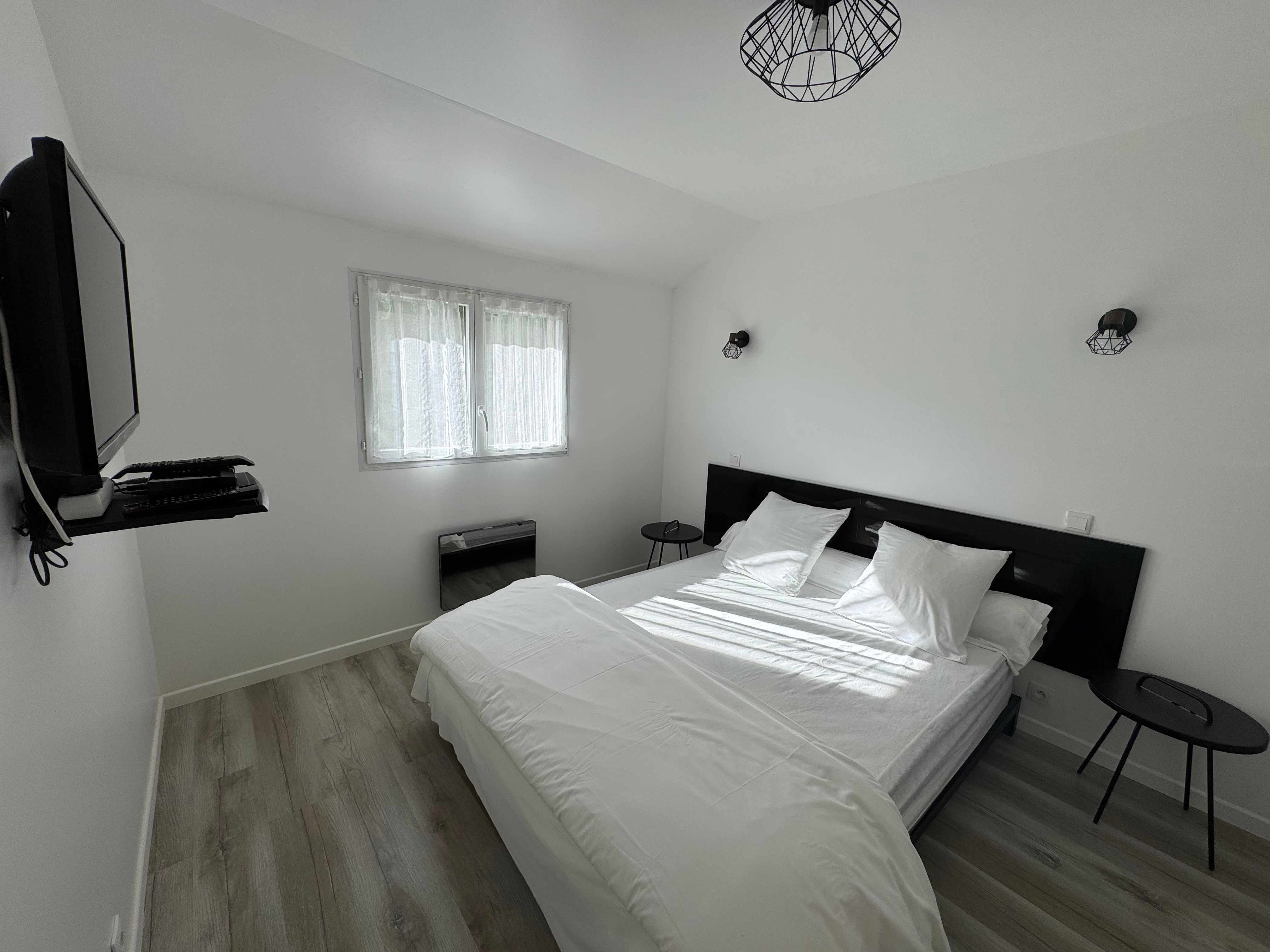 Chambre 1 (lit en 160cm)