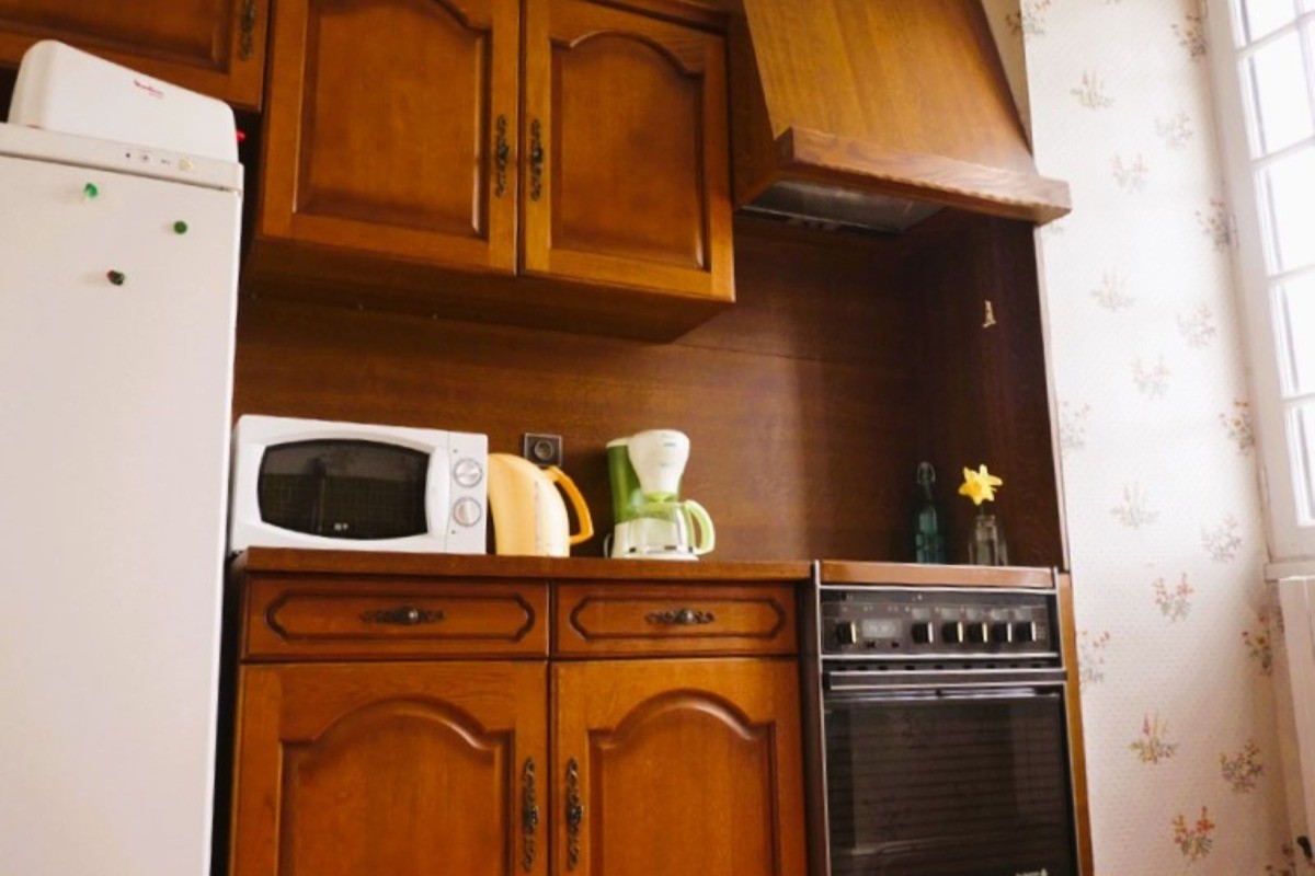 Cuisine équipée Gîte SAINT MARTIN Prudhomat 46130 dans le LOT
