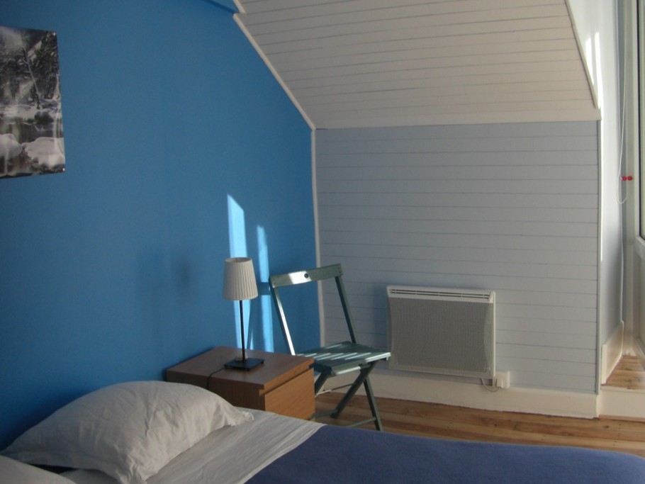 chambre bleue lit 160cm vue montagnes